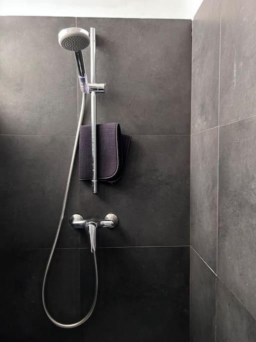 Elegante Appartamento Privato In Palazzo Storico Del XVIII - Pieno Centro Никосия Экстерьер фото